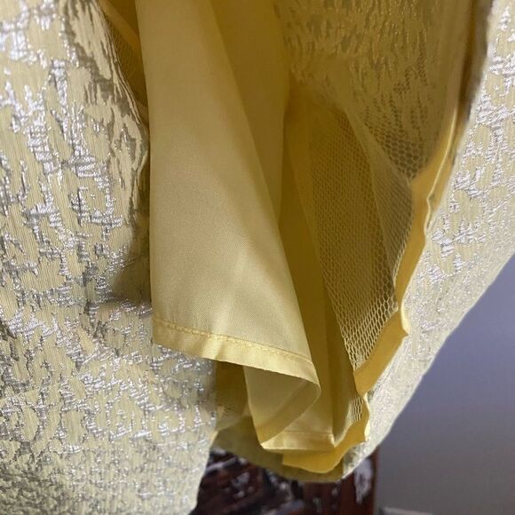 Women’s strapless BCBG MaxAzria cocktail Jacquard Dress. Size 4. - Picture 4 of 5